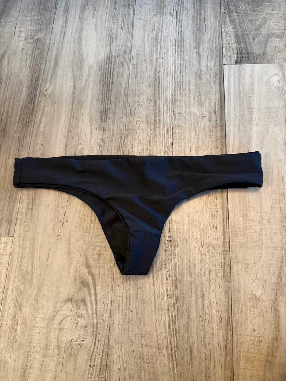 Title: KAOHS Solid Black Cheeky Minimal Coverage Bikini Bottoms Medium
